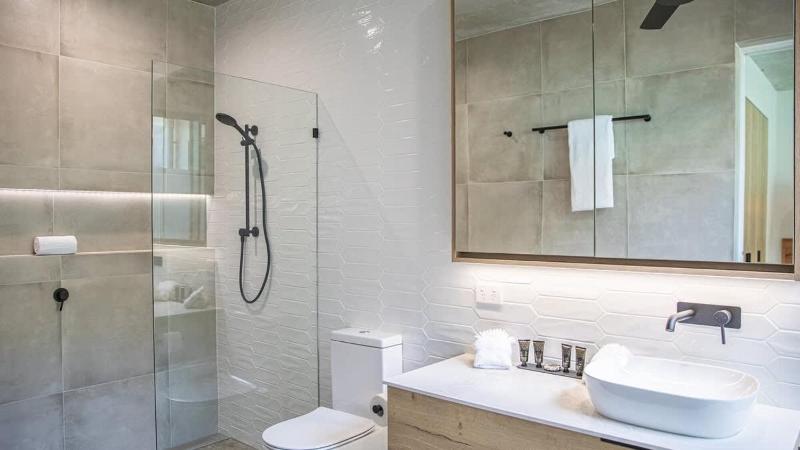 Azure Port Douglas - Luxurious & Modern - image 18