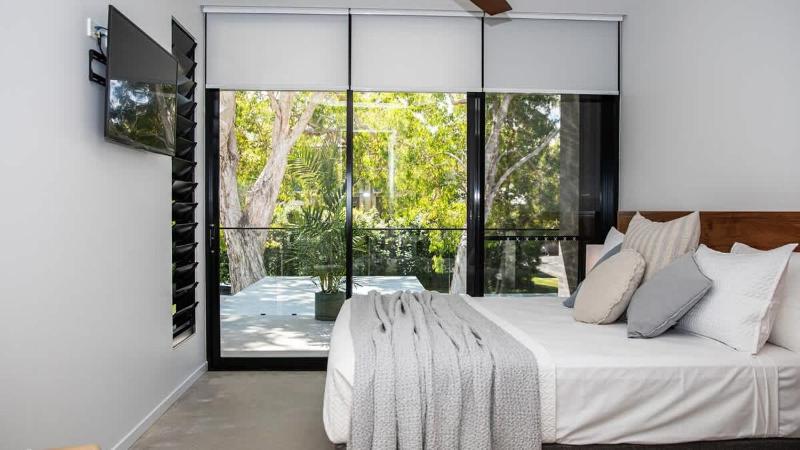 Azure Port Douglas - Luxurious & Modern - image 23