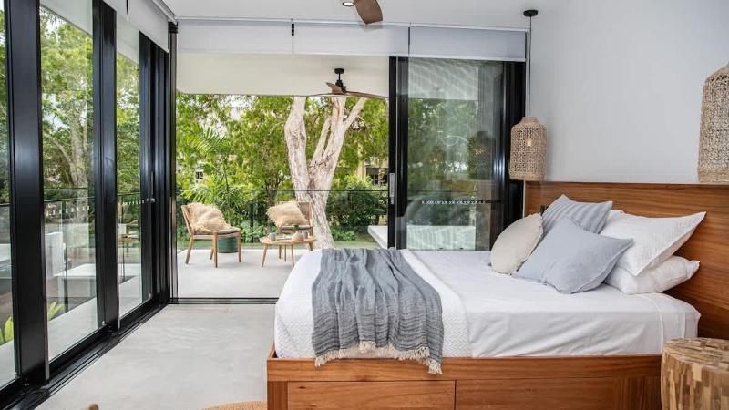 Azure Port Douglas - Luxurious & Modern - image 3