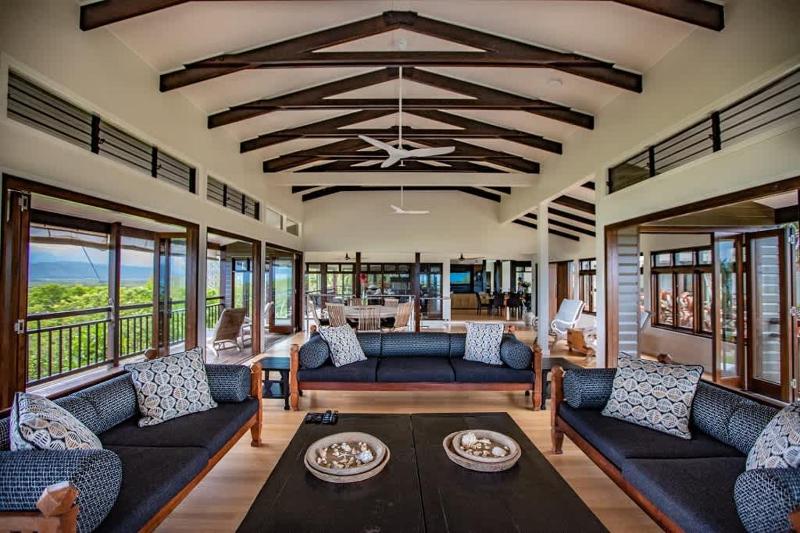 Bangalow - Best View in Port Douglas - image 17