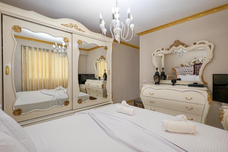 Said's Luxury Apartment - image 14