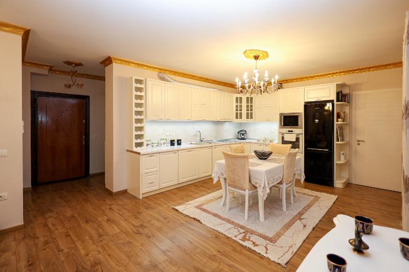 Said's Luxury Apartment - image 12