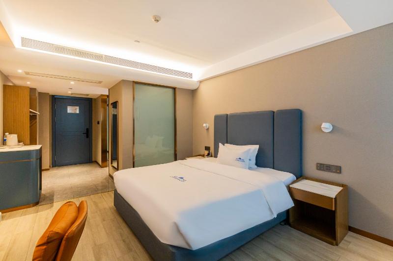 Blue Coast Hotel - image 13