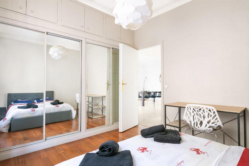 Bright and spacious family nest in Perpignan - image 15