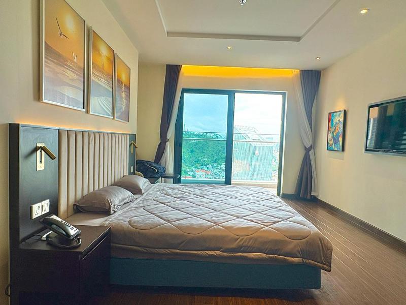 Chic Ha Long Studio Bay City & Mountain Views - image 1