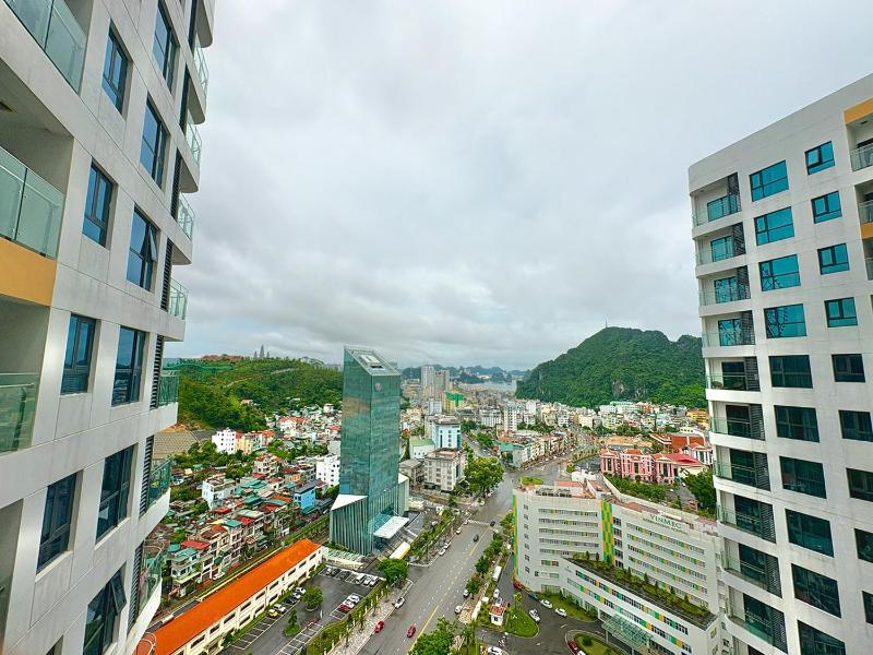 Chic Ha Long Studio Bay City & Mountain Views - image 4