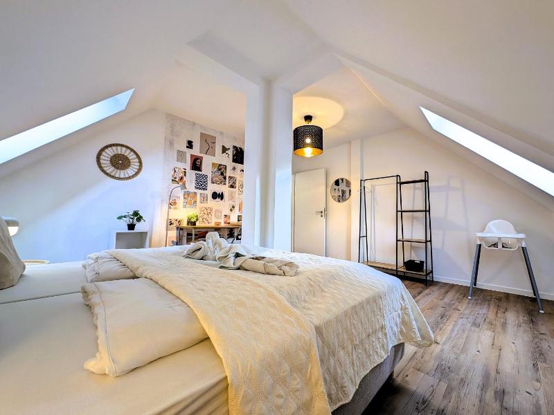 BohnApartments Schiller 7- Penthouse- WLAN- Parking- citynah - image 20