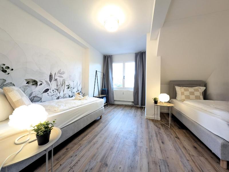 BohnApartments Schiller 7- Penthouse- WLAN- Parking- citynah - image 15