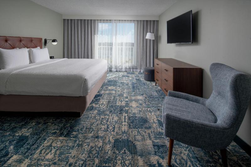 Four Points by Sheraton Suites Tampa Airport Westshore - image 31