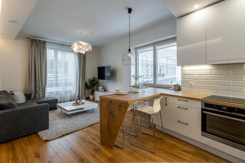 Domillion 1bdr lovely apt with parking &lift B9a4 - image 1