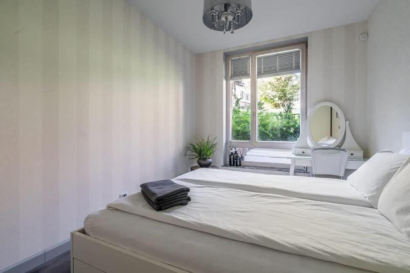 Domillion 1bdr quiet apt w parking & greenery B9C1 - image 12