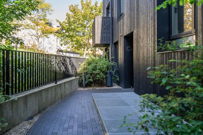 Domillion 1bdr quiet apt w parking & greenery B9C1 - image 2