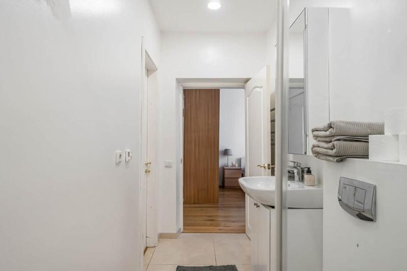 Domillion New City Hall Duplex D11C for 12 ppl - image 9