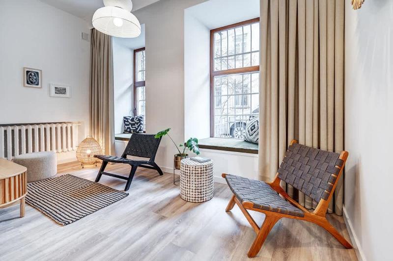 Domillion Studio Modern Old Town Retreat So1b - image 9