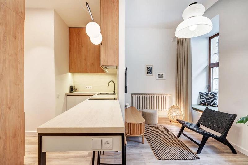 Domillion Studio Modern Old Town Retreat So1b - image 13