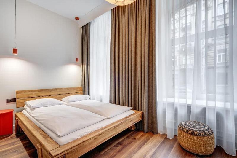 Domillion 2bdr Modern Old Town Retreat So1d - image 3