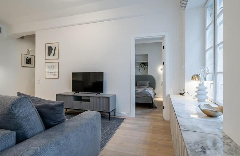 Domillion 3bdr 2 baths Bright and Spacious apt P99 - image 2