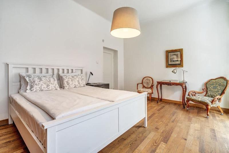 Domillion 2bdr Vilnius str antique apt Vl476 - image 13