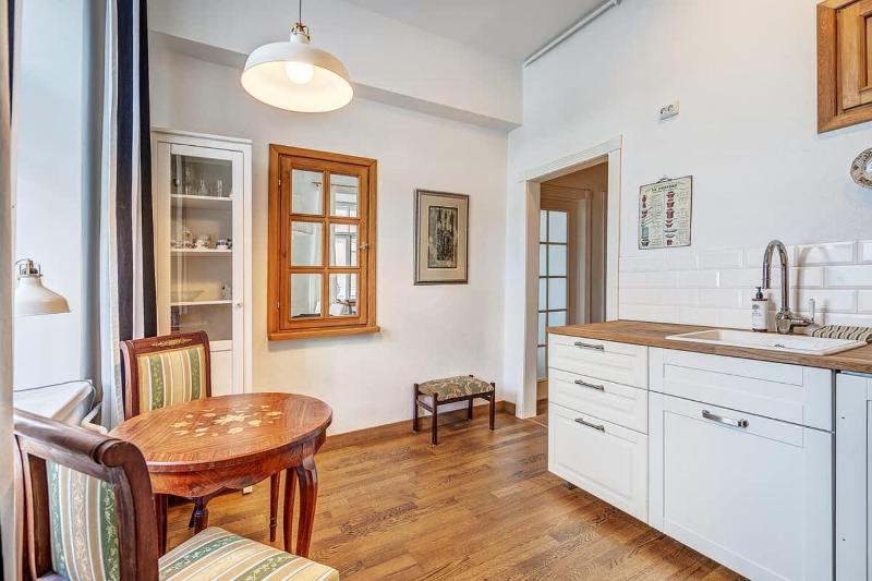 Domillion 2bdr Vilnius str antique apt Vl476 - image 10