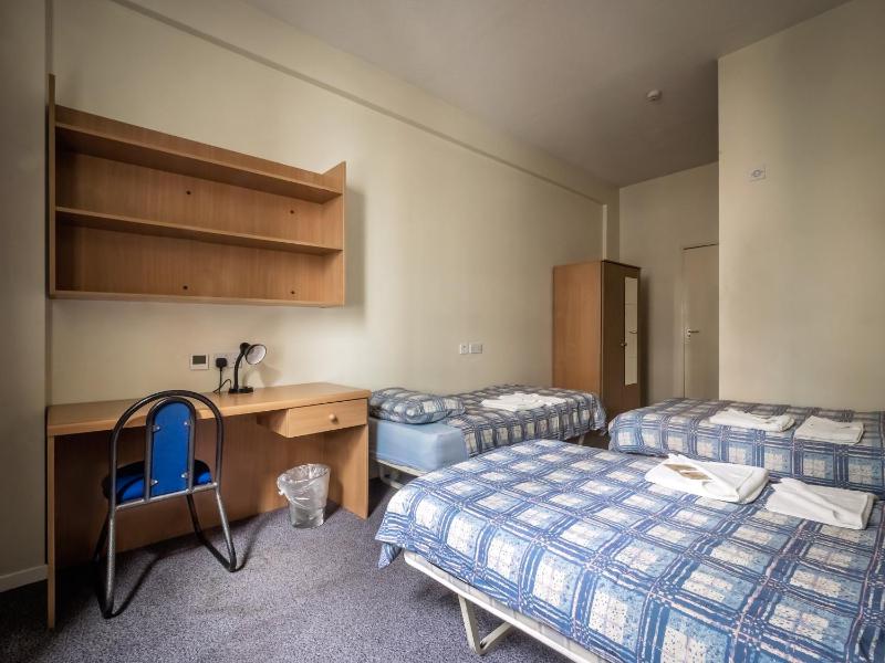 Triple Room image 2