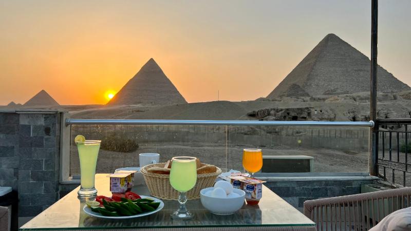 Yamour Pyramids View - image 1