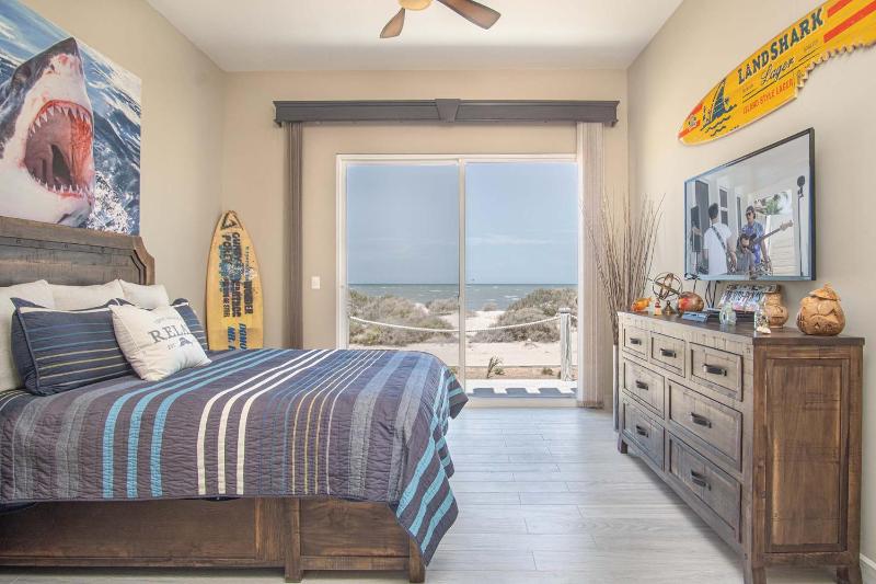 One-of-a-Kind Margaritaville Oceanfront/Laguna Shores - image 27