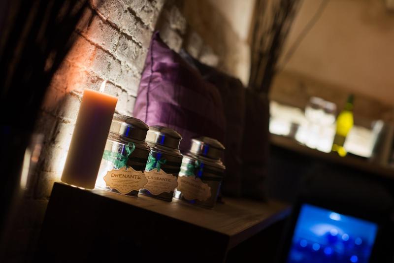 Deluxe Double Room with Spa Access image 2