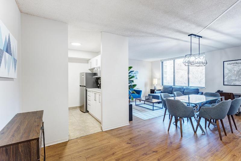 LaCité Apartments Modern Comfort Close to Downtown Montreal - image 11