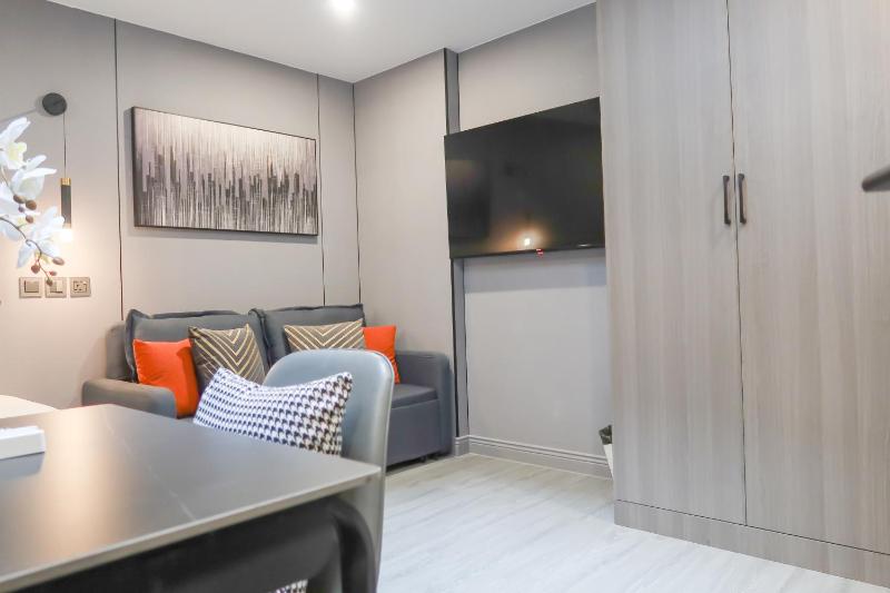 Comfy 2 Bedroom Apartment by ReCharge - image 10