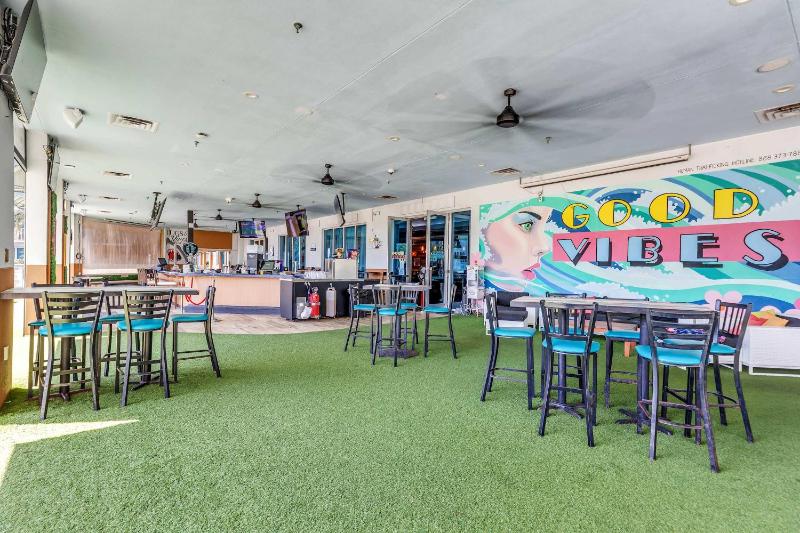 Coastal Haven Pools Restaurant & Beach Shuttle - image 50