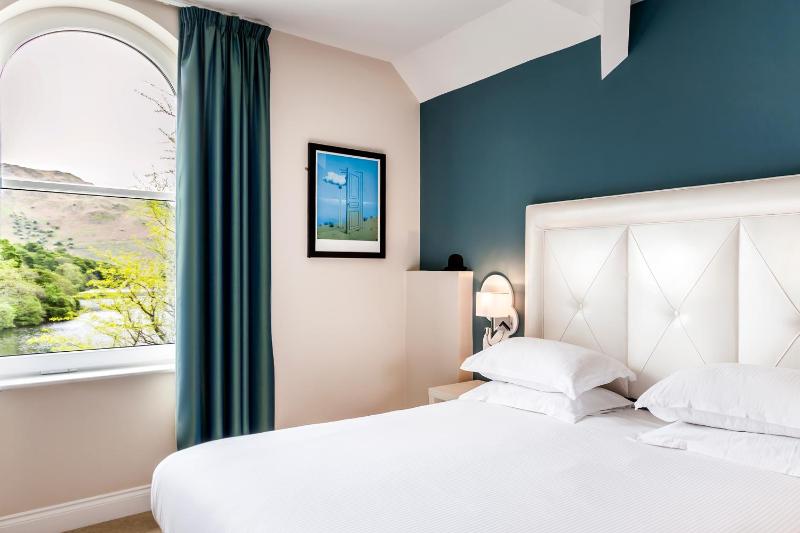 Double Room with Lake View image 2
