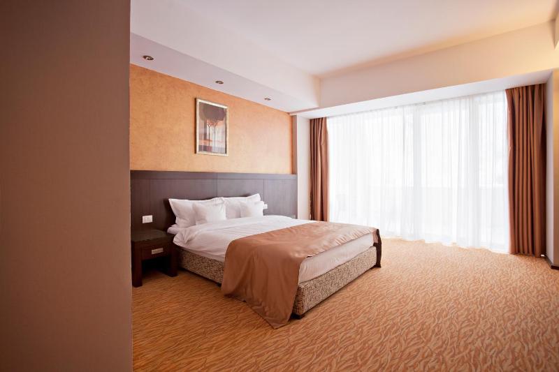 Executive Double Room with Spa Access image 1