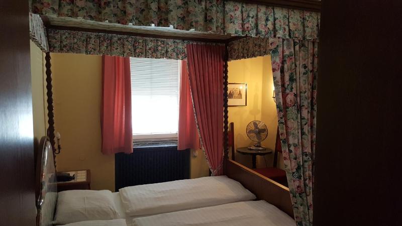 Double Room image 4