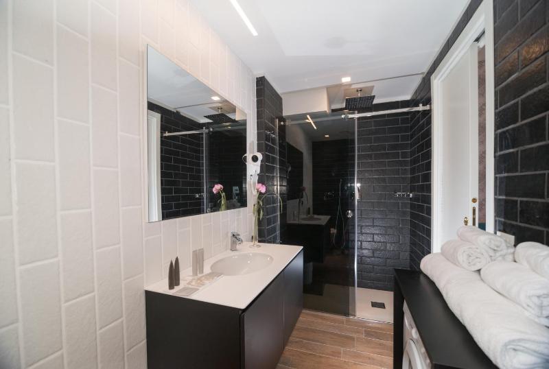 One-Bedroom Suite image 4