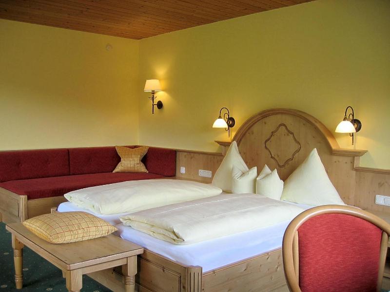 Large Double Room image 2