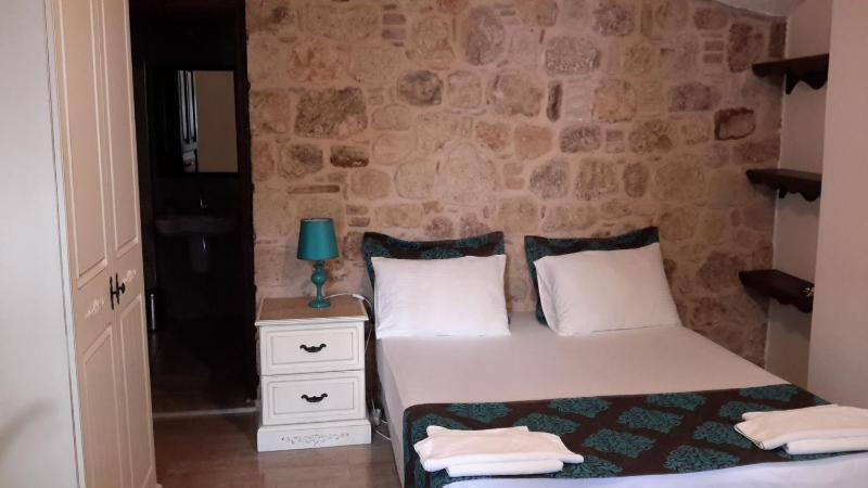 Standard Triple Room image 2
