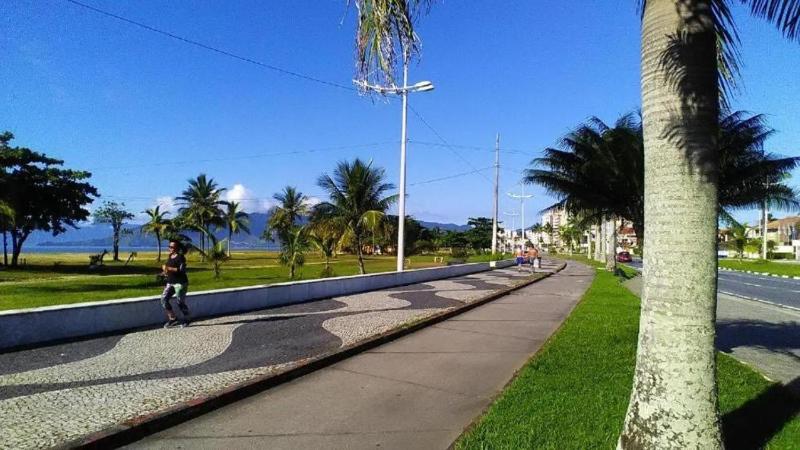 Sobrado em condomínio perto da praia localização privilegiada pet friendly - image 7