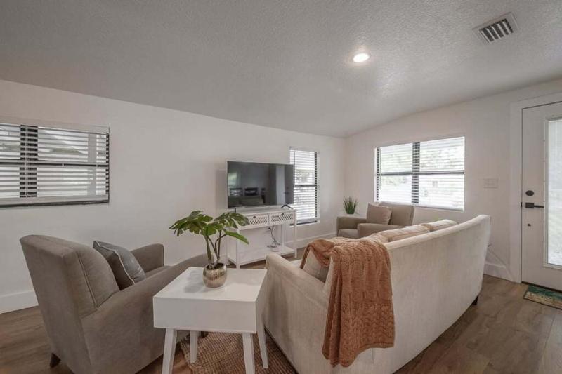 Renovated Seminole Heights Beauty - image 1