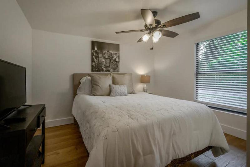 Renovated Seminole Heights Beauty - image 23