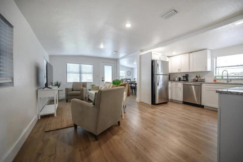Renovated Seminole Heights Beauty - image 17