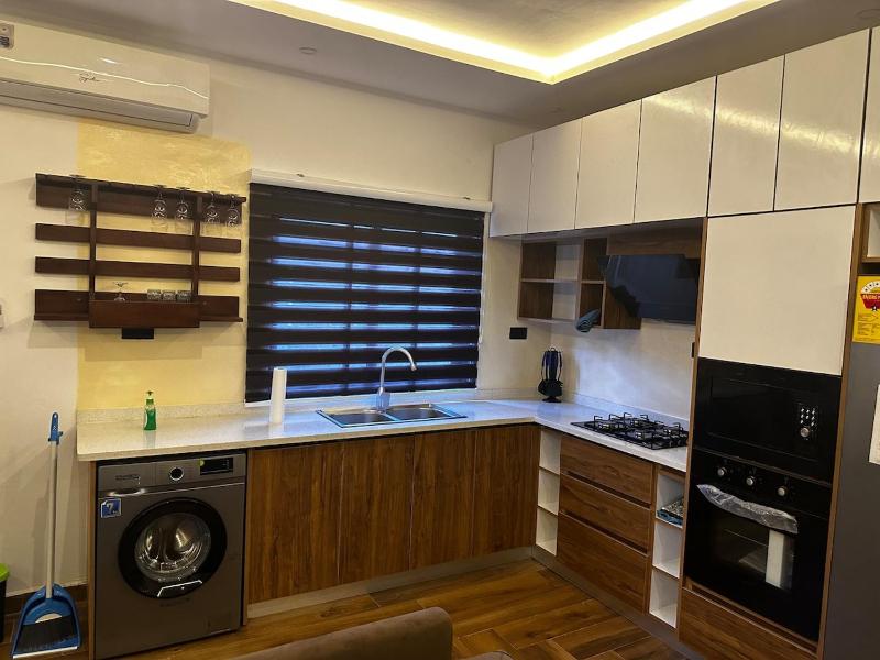 Bobby’s villa - image 10