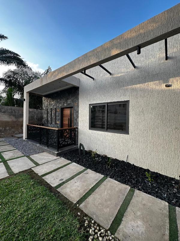 Bobby’s villa - image 8