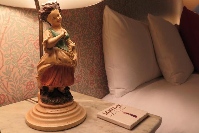 Deluxe Room image 4