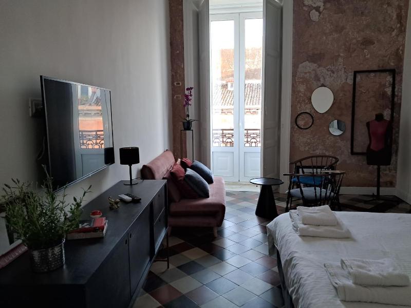 Gorgeous flat with Opera view - image 6