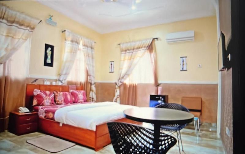 5 Star Villa Hotel - image 1