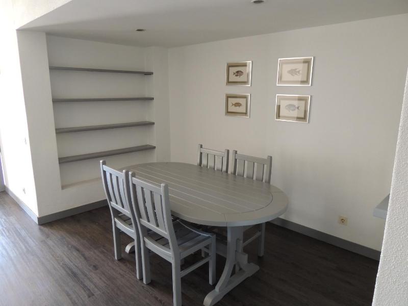 Two-Bedroom Apartment with Frontal Sea View image 2