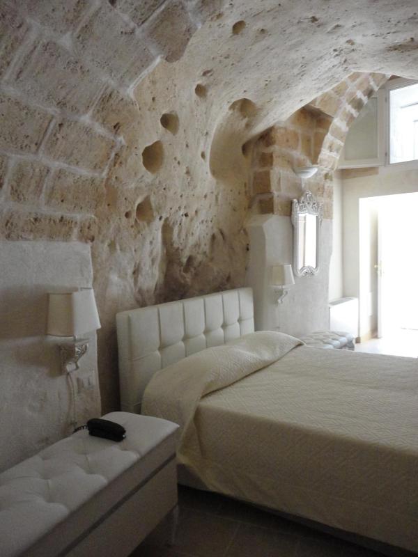 Junior Suite - Cave image 3