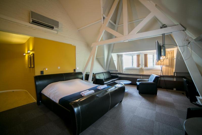 Deluxe Double Room image 2