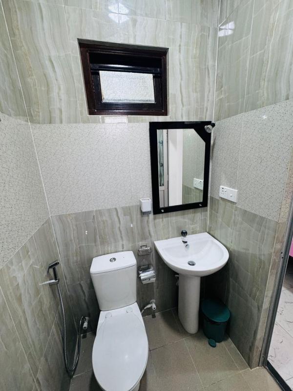 LM Guest House - image 5
