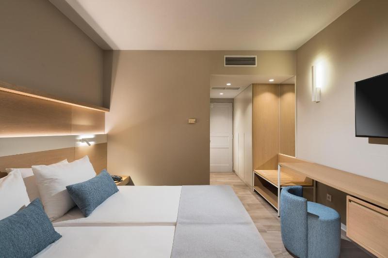 The Aeolos Beach Hotel - image 10